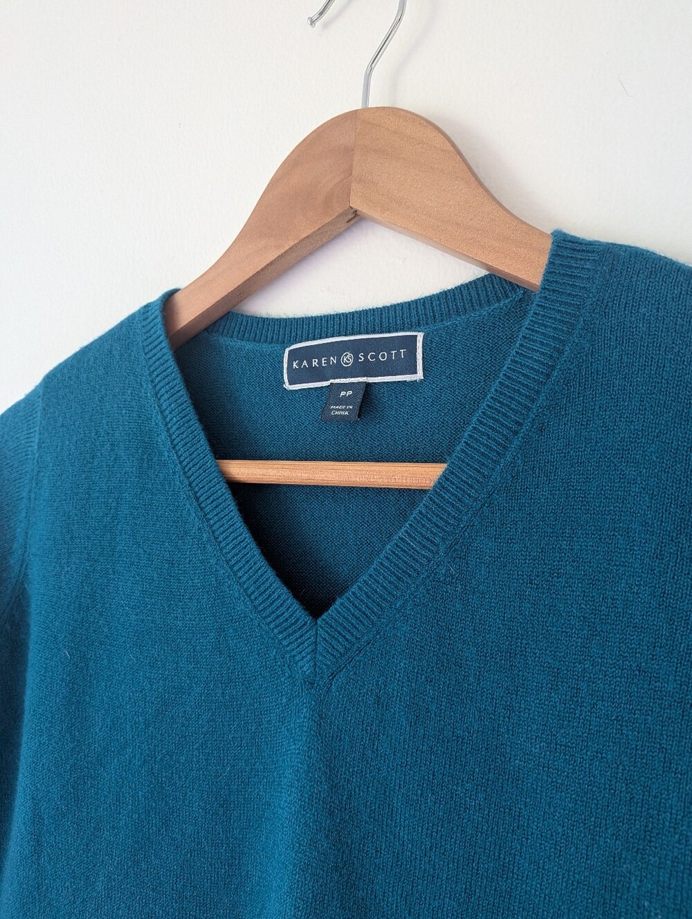 NWT Karen Scott Luxe Soft V-neck Sweater - Picture 3 of 7